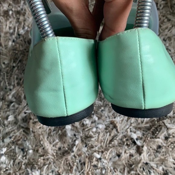 🎉HP🎉Shully’s sea green rhinestone tiger flats - Picture 6 of 8